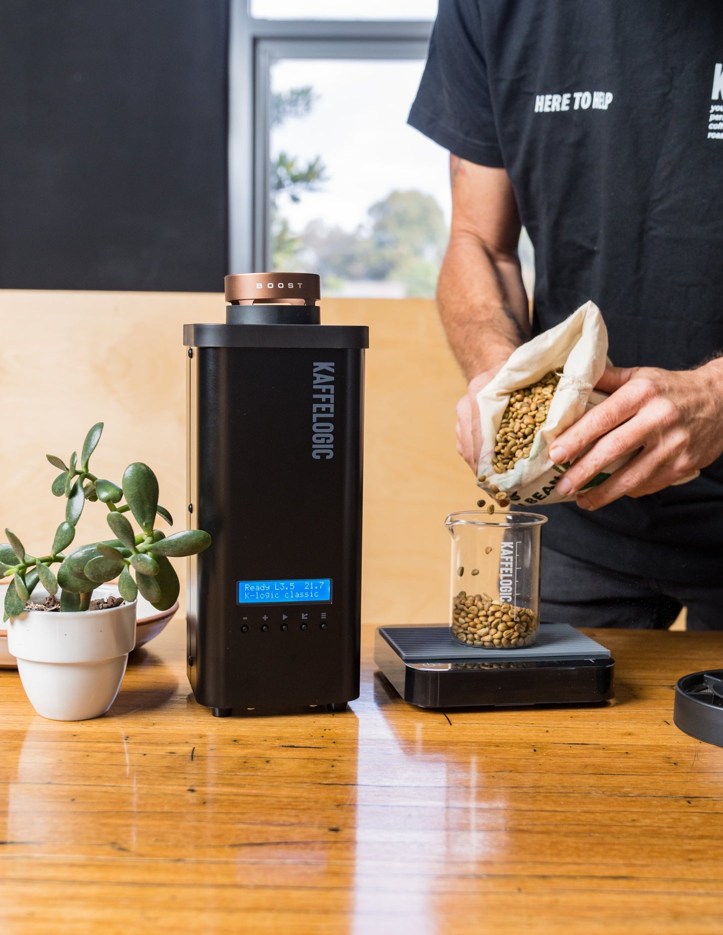 Kaffelogic Nano 7E Home Coffee Roaster.